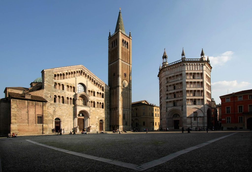 Parma-la-Cattedrale-e-il-Battistero.jpg